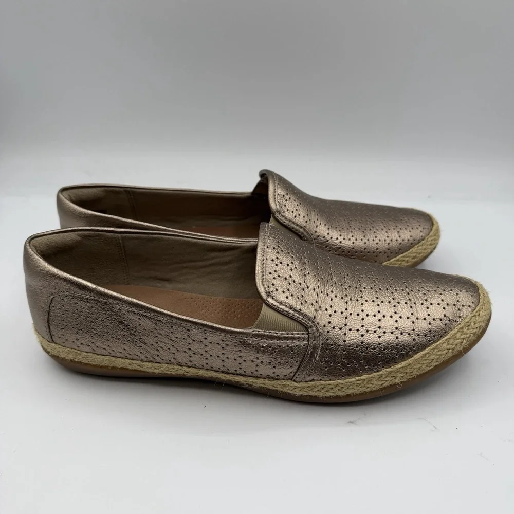 Clarks Danelly Molly Shoes Womens 9.5 M Metallic Gold Perforated Leather Slip On